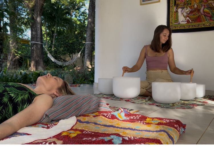 Sound-bowls-with-Maddie