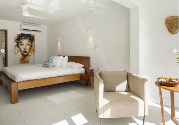 villa bedroom